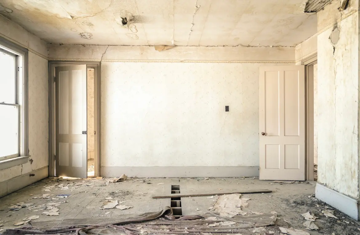 Waste disposal crew managing a cleanout project in Maywood